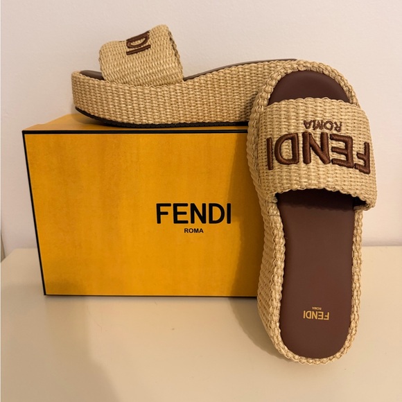 Fendi Shoes - NWB FENDI Raffia FF Sunshine Platform Slide Sandals